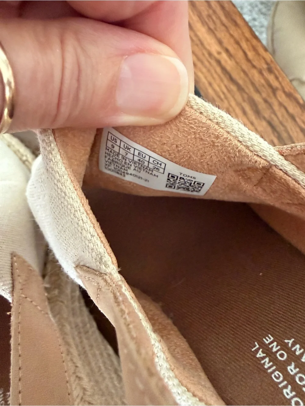Toms canvas upper